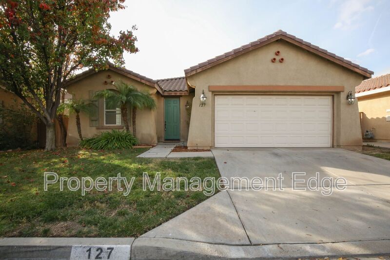 127 Fuerte Ct in Hemet, CA - Foto de edificio