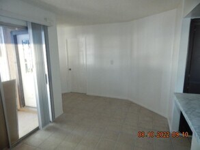 2185 Exeter Dr in Las Vegas, NV - Building Photo - Building Photo