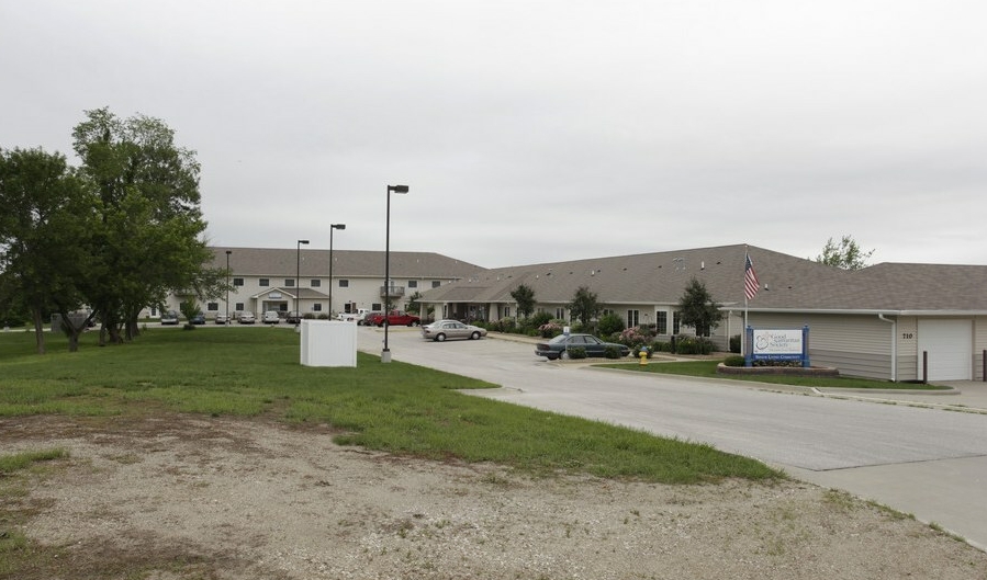 Meadow Glen Terrace in Indianola, IA - Foto de edificio