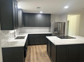 371 Carriage Trail in Montgomery, TX - Building Photo - Building Photo