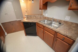 623 Wyndhurst Dr-Unit -623 Wyndhurst Dr #205 in Lynchburg, VA - Building Photo - Building Photo