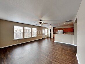 5459 Montague Ln in Grand Prairie, TX - Foto de edificio - Building Photo