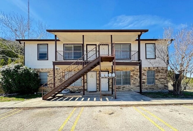 907 N 7th St, Unit Apt B
