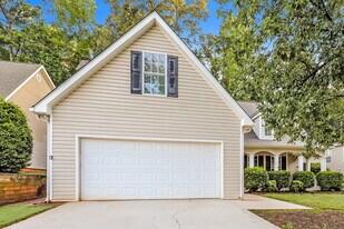 329 Westhill Dr in Newnan, GA - Building Photo