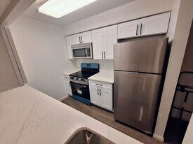 1015 Ravens Crest Dr, Unit 1015 in Plainsboro, NJ - Building Photo