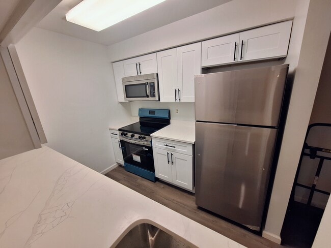 property at 1015 Ravens Crest Dr