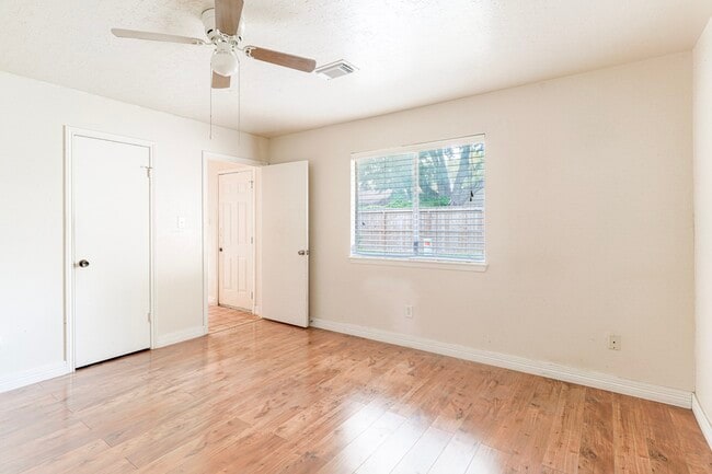 property at 22018 Kenlake Dr