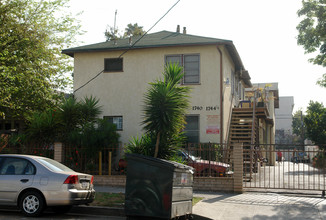 1740-1744 1/2 Garfield Pl in Los Angeles, CA - Building Photo - Building Photo