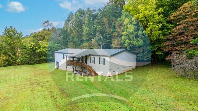 277 Firefly Rd in Whittier, NC - Building Photo - Building Photo