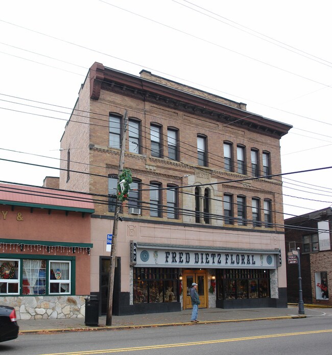 547-549 Lincoln Ave in Pittsburgh, PA - Foto de edificio - Building Photo
