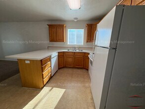 3108 E Chasewood Dr, Unit 2 in Ammon, ID - Foto de edificio - Building Photo