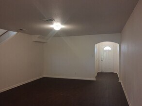 10007 Vasso View in Converse, TX - Foto de edificio - Building Photo