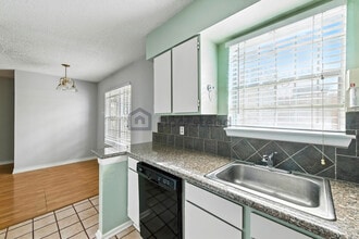 923 Vance Jackson Rd in San Antonio, TX - Building Photo - Building Photo