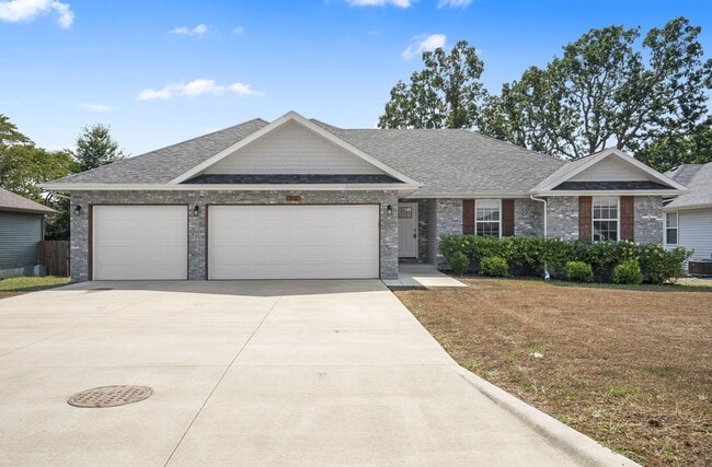 270 Hickory Hills St in Rogersville, MO - Building Photo - Building Photo