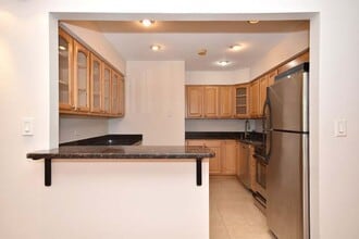 20 Parkside Ct, Unit 18 in Vernon Hills, IL - Building Photo - Building Photo