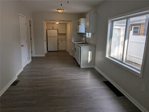 82 Cragg Rd in Rochester, NY - Building Photo - Building Photo