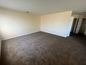 6672 Palo Verde Ave in Twentynine Palms, CA - Building Photo - Building Photo