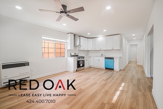 property at 1611 Oak St