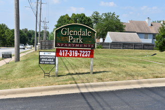 Glendale Park Apartments in Springfield, MO - Building Photo - Building Photo