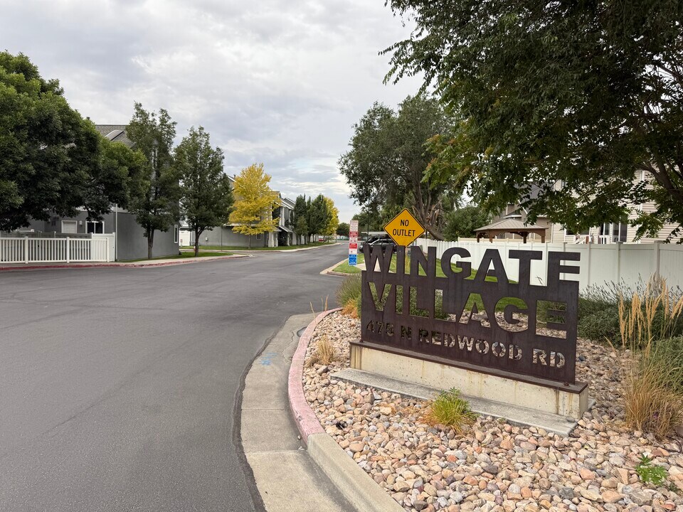 475 N Redwood Rd in Salt Lake City, UT - Building Photo