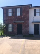 2020 Southwood Dr in Lake Charles, LA - Building Photo