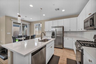 688 Monroe Hl Pl in Henderson, NV - Building Photo - Building Photo