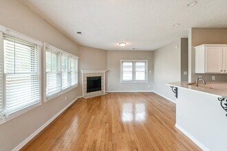 4463 Whispering Bend Dr in Memphis, TN - Building Photo - Building Photo