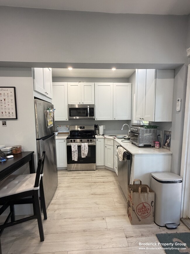 7 Dixfield St, Unit 1