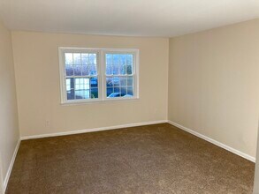 167 Heritage Hill Rd in New Canaan, CT - Building Photo - Building Photo