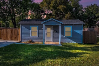 Room in House on Houghton Ave in Fort Worth, TX - Building Photo - Building Photo