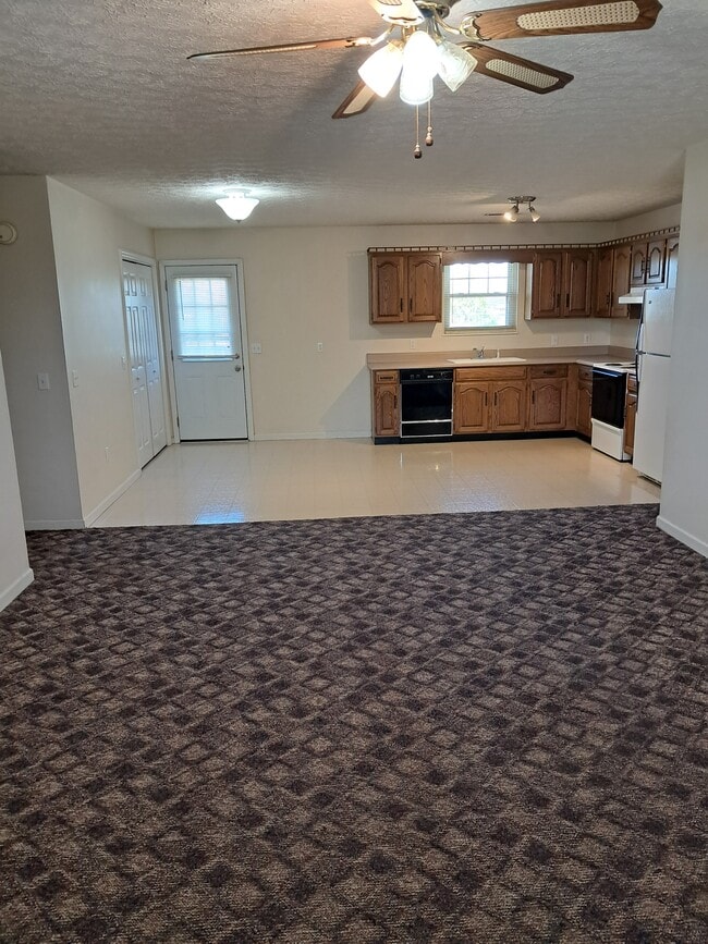 650 Old Tellico Hwy N, Unit #2 in Madisonville, TN - Building Photo - Building Photo