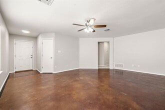 129 Granite Path in Liberty Hill, TX - Building Photo - Building Photo