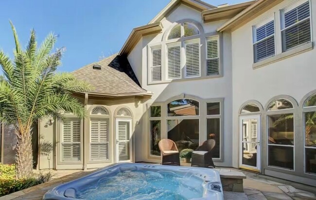 2133 Bering Dr in Houston, TX - Building Photo - Building Photo