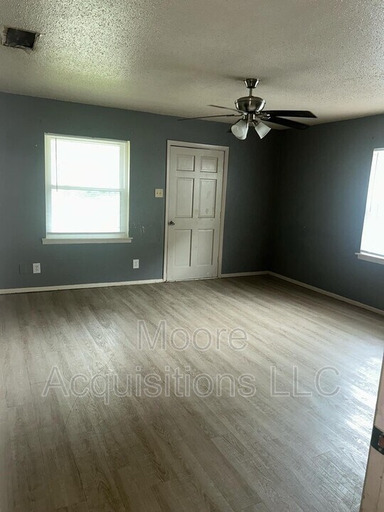 1437 S Rusk St in Sherman, TX - Building Photo