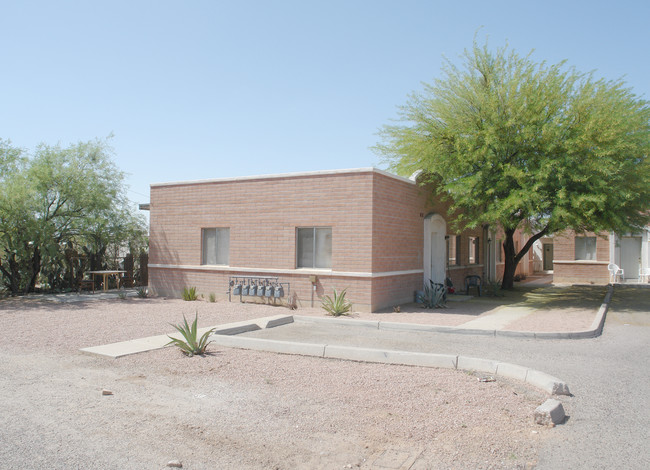 1233 E Halcyon Rd in Tucson, AZ - Building Photo - Building Photo