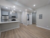 440 W Belden Ave, Unit 434-01 in Chicago, IL - Building Photo - Building Photo