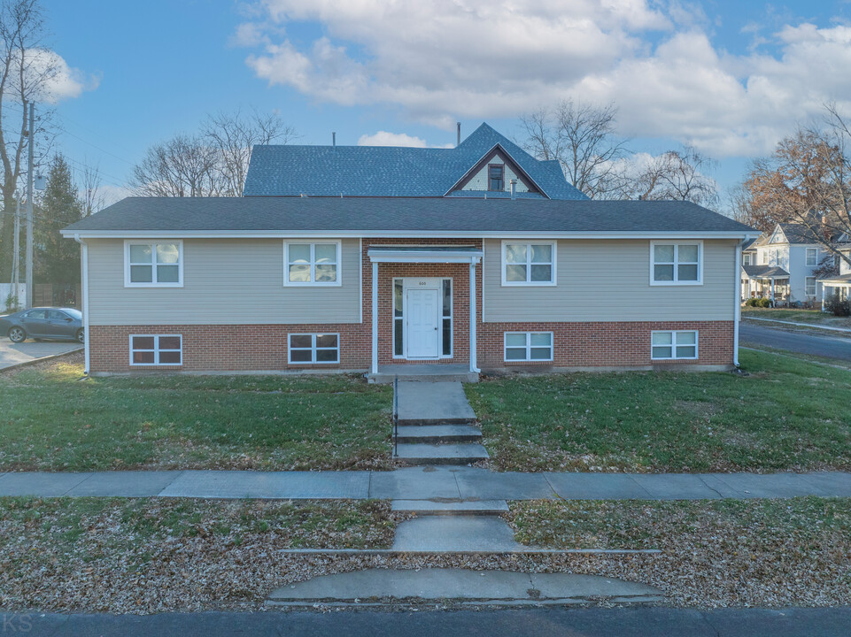 600 S Missouri Ave, Unit 4 in Sedalia, MO - Foto de edificio