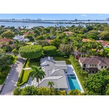 4380 Lake Rd in Miami, FL - Building Photo - Building Photo