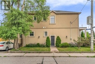 450 Cosburn Ave. in Toronto, ON - Building Photo - Building Photo