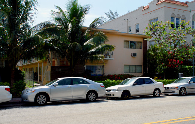 1615 Michigan Ave in Miami Beach, FL - Foto de edificio - Building Photo