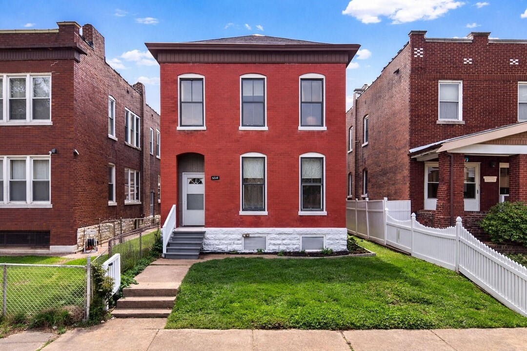 6730 Vermont Ave in St. Louis, MO - Building Photo