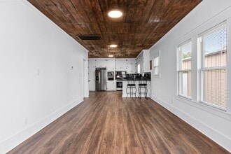 1138 Fannin St in Columbus, TX - Building Photo - Building Photo