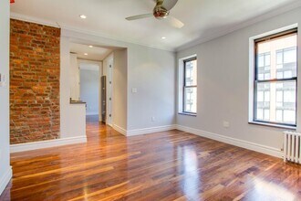 334 E 6th St in New York, NY - Building Photo - Building Photo