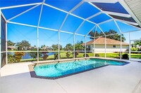 2525 Jasmine Way in North Port, FL - Foto de edificio - Building Photo