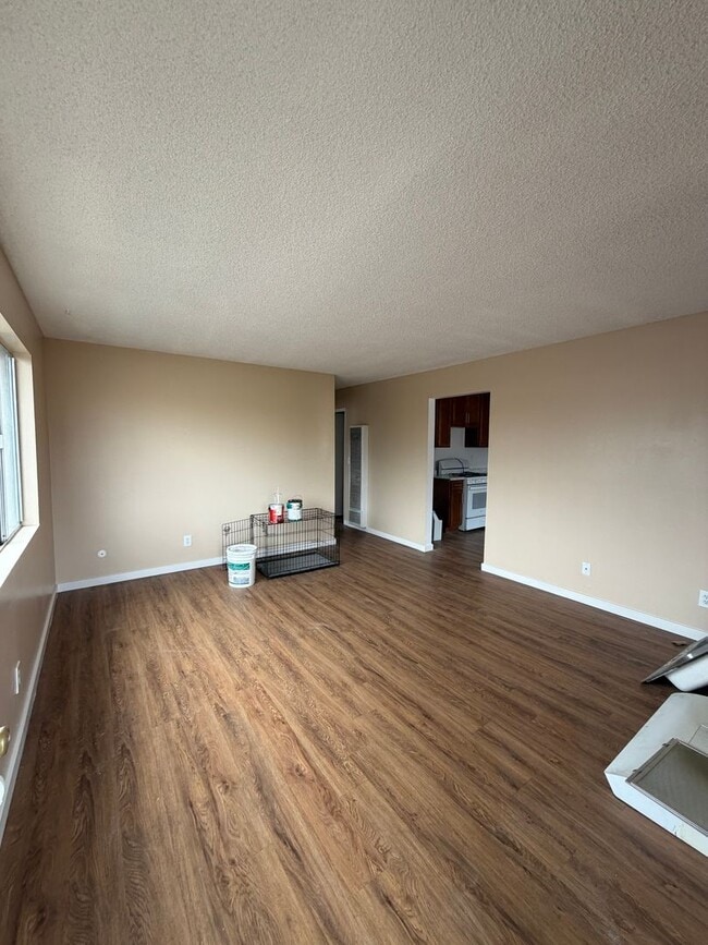 3068 E Gage Ave in Huntington Park, CA - Building Photo - Building Photo