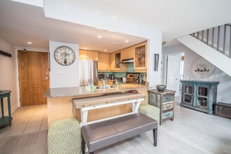 80 Cumberland St in Toronto, ON - Building Photo - Building Photo