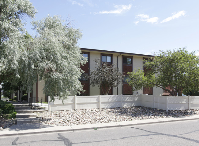 Cimarron Square Condominiums in Pueblo, CO - Building Photo - Building Photo