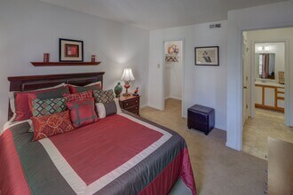 Featherstone Apartments at Kiln Creek in Newport News, VA - Building Photo - Building Photo