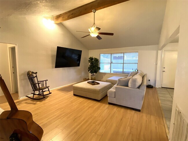 9810 Shell Rock Rd in La Porte, TX - Building Photo - Building Photo