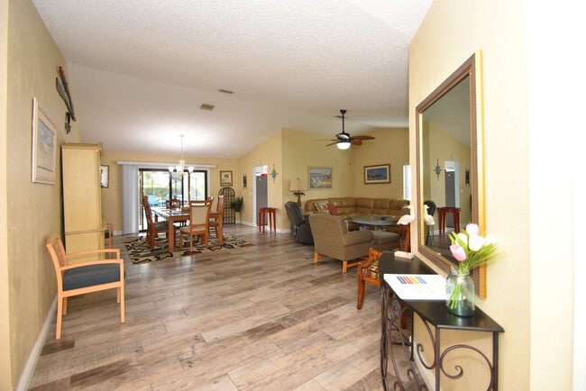 3 Cherokee Ct W in Palm Coast, FL - Building Photo - Building Photo